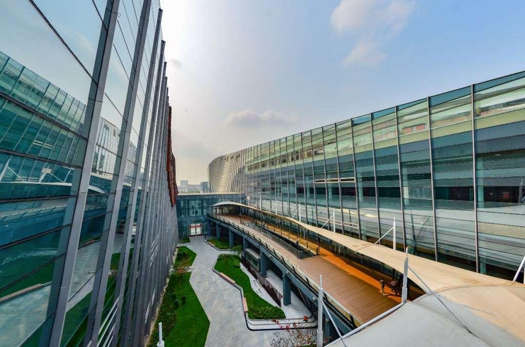 Готель Guangzhou Baiyun International Convention Center Екстер'єр фото