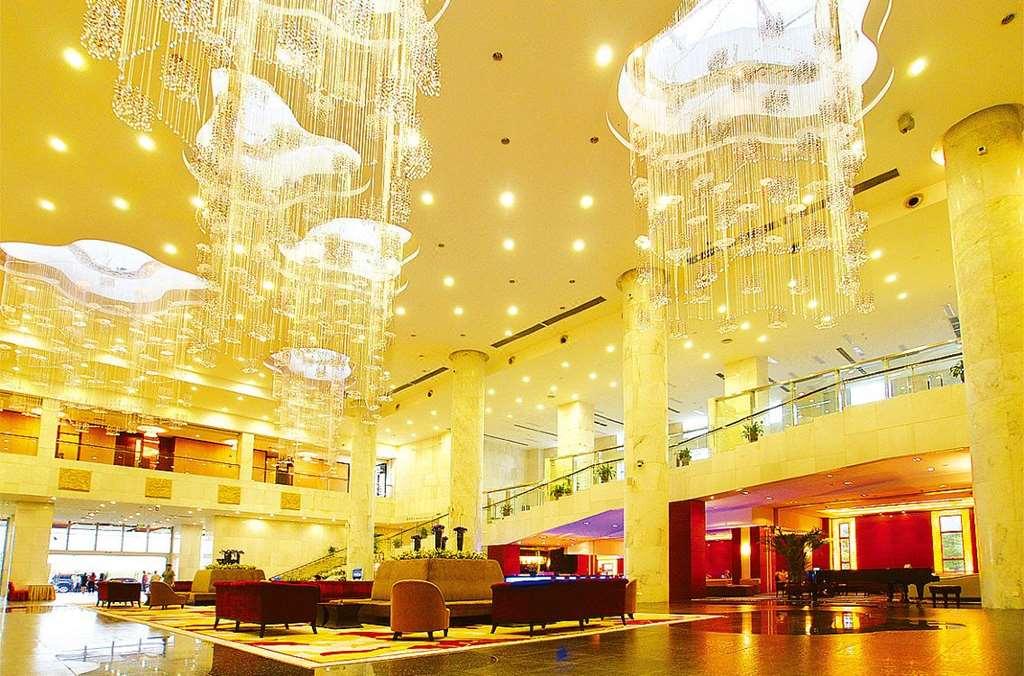 Готель Guangzhou Baiyun International Convention Center Інтер'єр фото